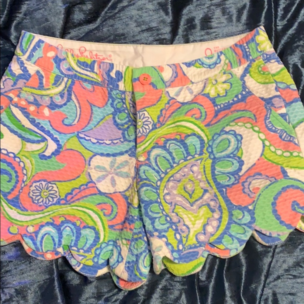 Lily Pulitzer scalloped edge shorts